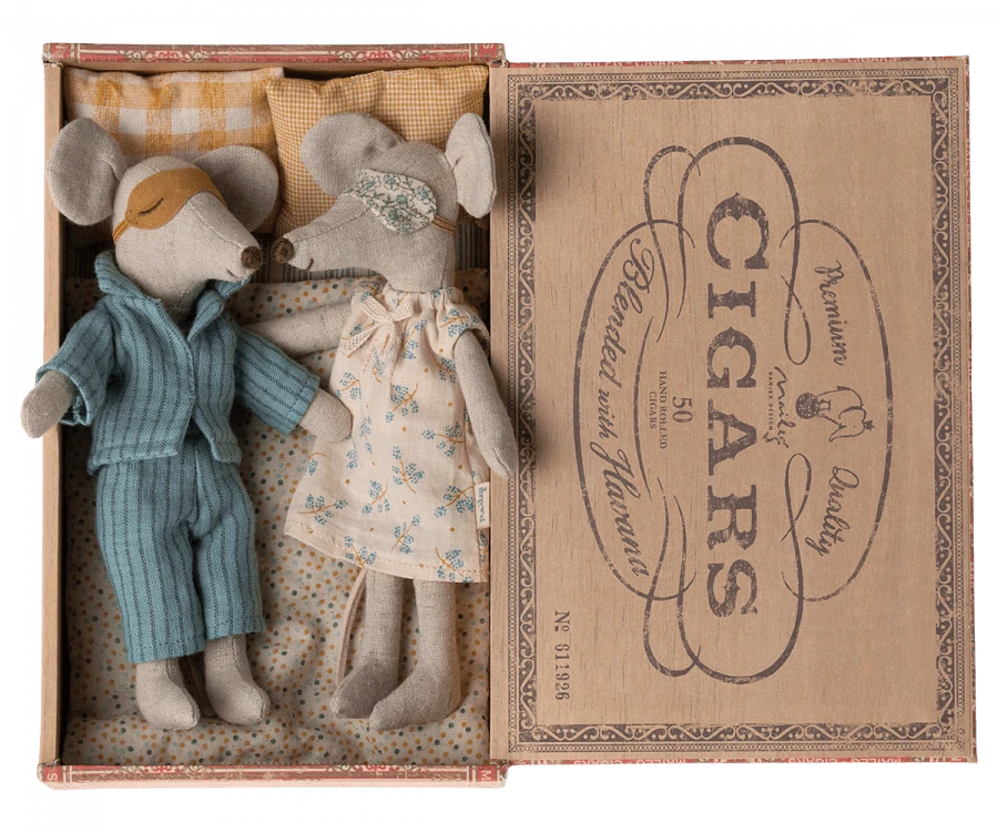 Maileg Mum & Dad Mice In Cigar Box 3 Maileg Mum & Dad Mice In Cigar Box