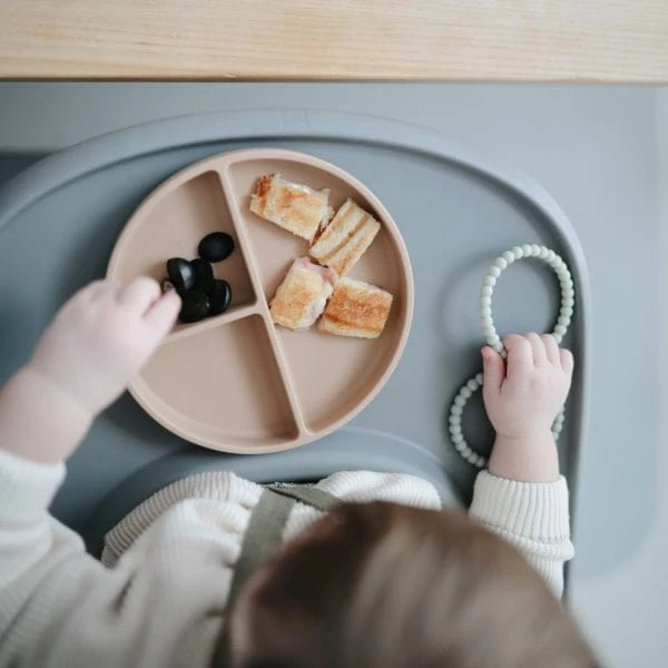 Mushie Pearl Teething Bracelet 3-Pack (Mellow/Terracotta/Periwinkle) 4 Mushie Pearl Teething Bracelet 3-Pack (Mellow/Terracotta/Periwinkle) - Image 2