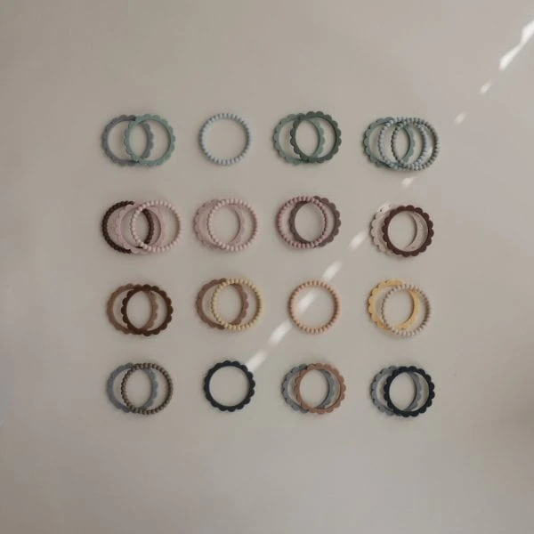 Mushie Pearl Teething Bracelet 3-Pack (Mellow/Terracotta/Periwinkle) 5 Mushie Pearl Teething Bracelet 3-Pack (Mellow/Terracotta/Periwinkle) - Image 3